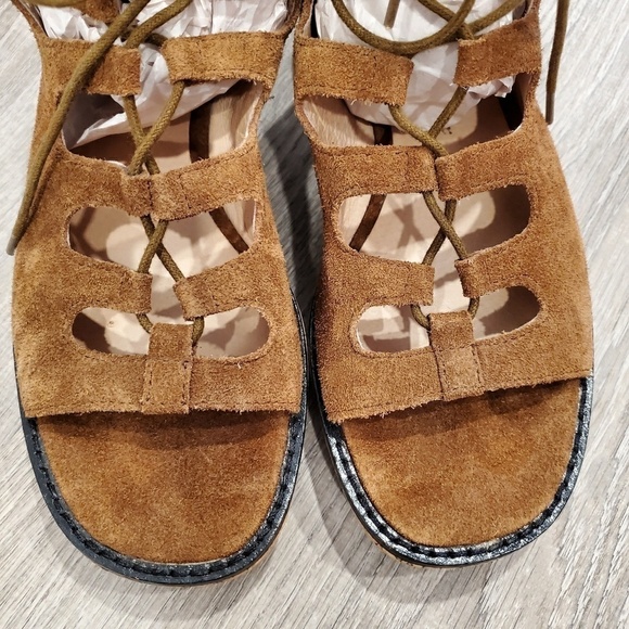 NEW Bettye Muller Lace Up Gladiator Wedge Sandals - Picture 4 of 7